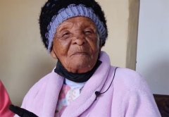 世界最长寿女性去世 享年128岁